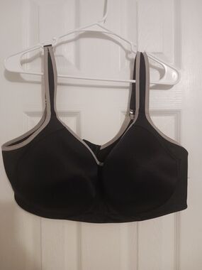 Vanity Fair Plus  BlackSport Full- Figure Wireless Bra Gray Trim sz 42D